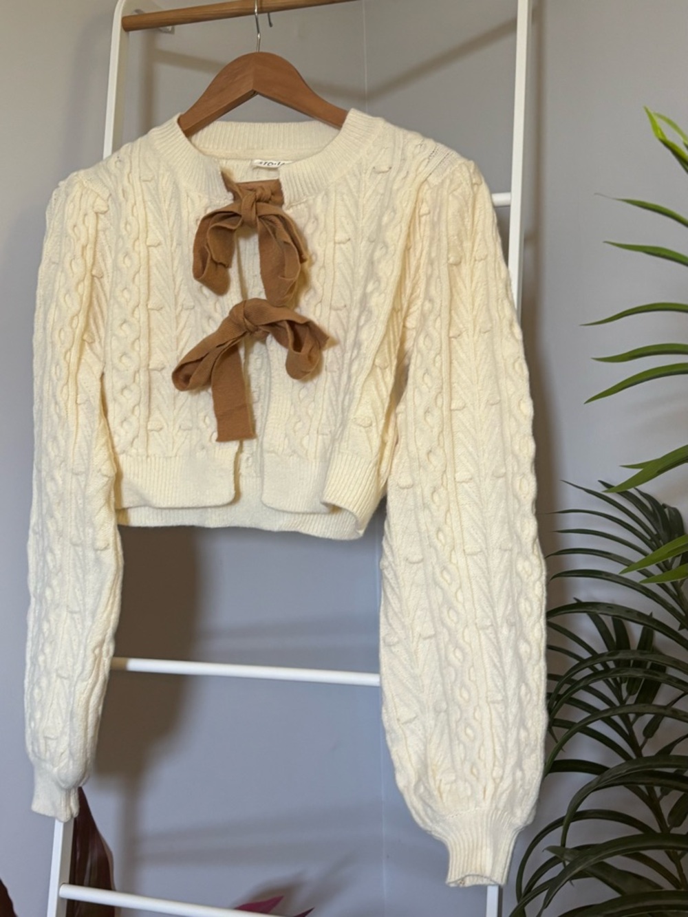 Storia Cream Cable Knit Cropped Cardigan with Brown Bow Ties - Picture 5 of 15